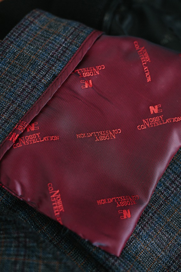 Оригинальный подклад производителя красного цвета